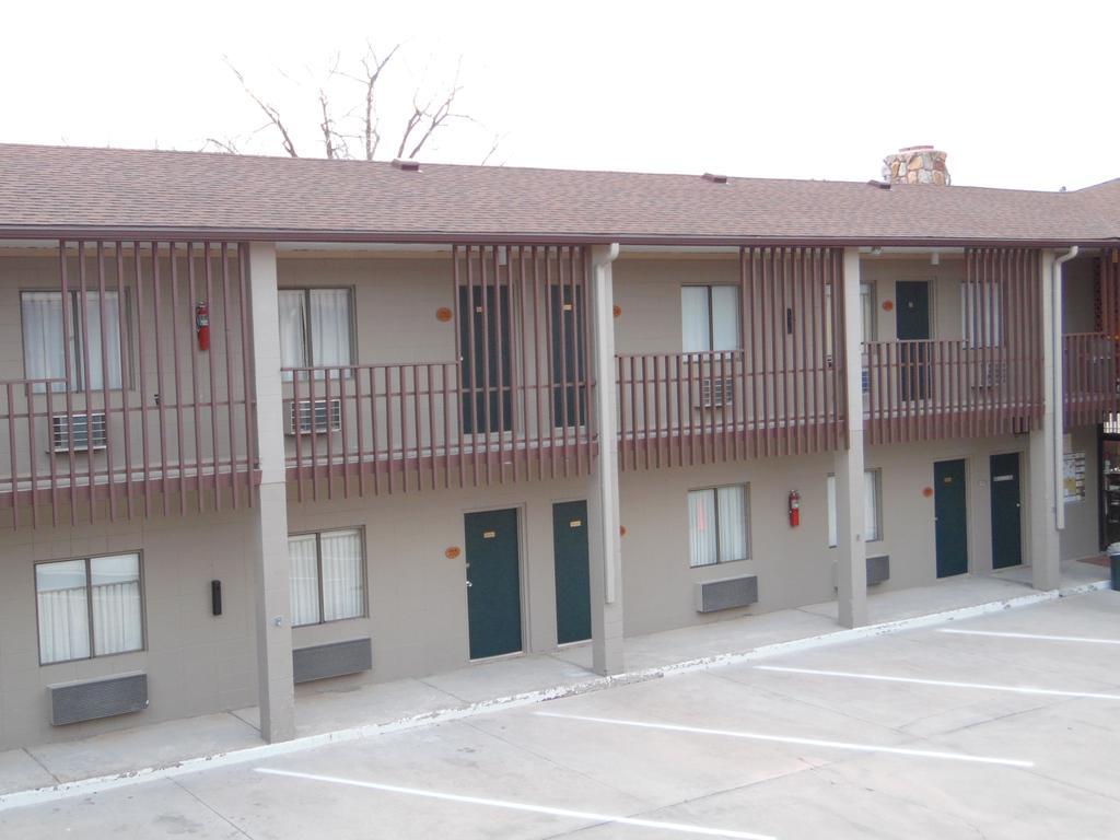 Bear Lodge Motel Sundance Ngoại thất bức ảnh