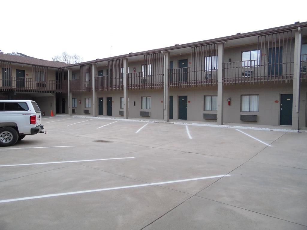 Bear Lodge Motel Sundance Ngoại thất bức ảnh